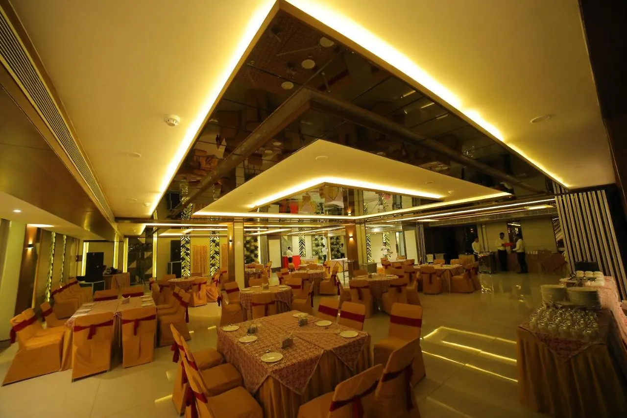 ***  Vijay Vilas Hotel & Convention Hall Agra  Hindistan